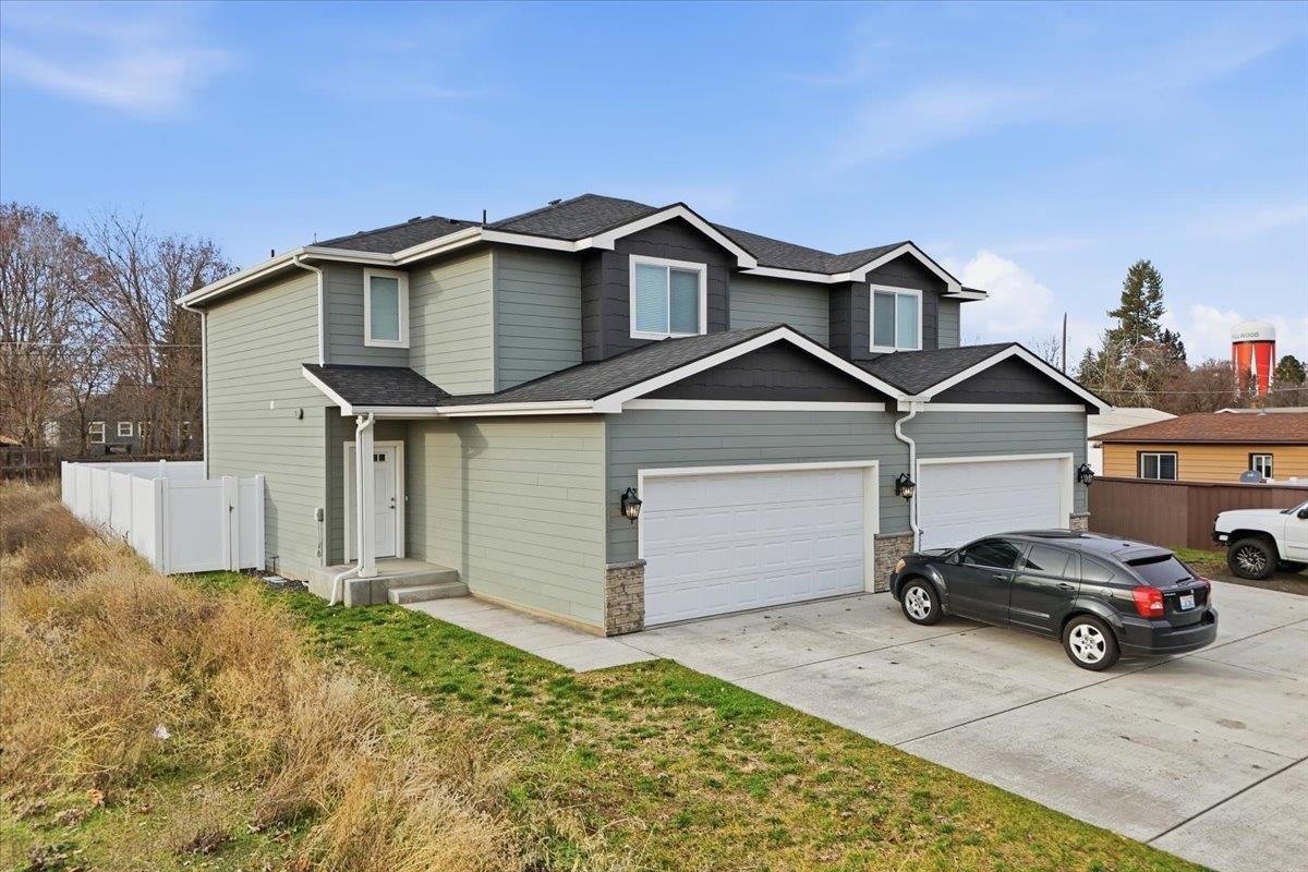 2715 N Boeing Rd - Photo 1