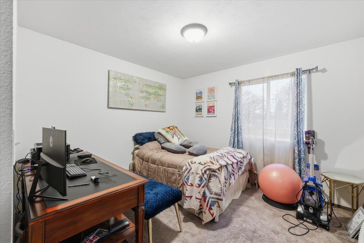 2715 N Boeing Rd - Photo 14