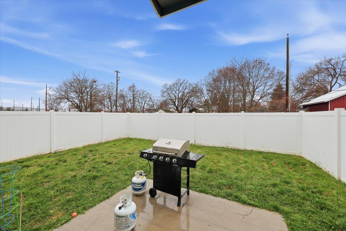 2715 N Boeing Rd - Photo 17