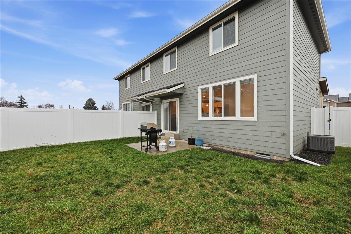 2715 N Boeing Rd - Photo 3
