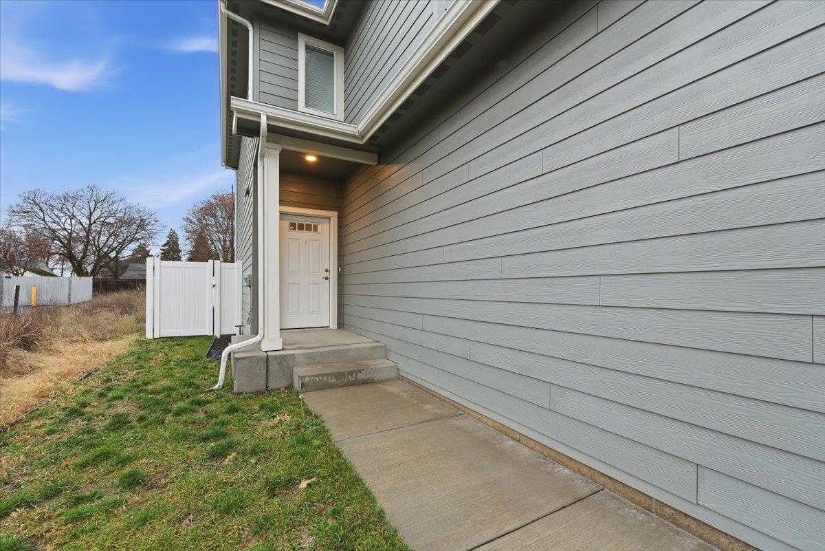 2715 N Boeing Rd - Photo 7