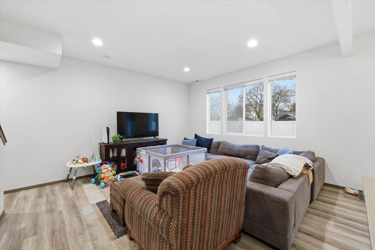 2715 N Boeing Rd - Photo 10
