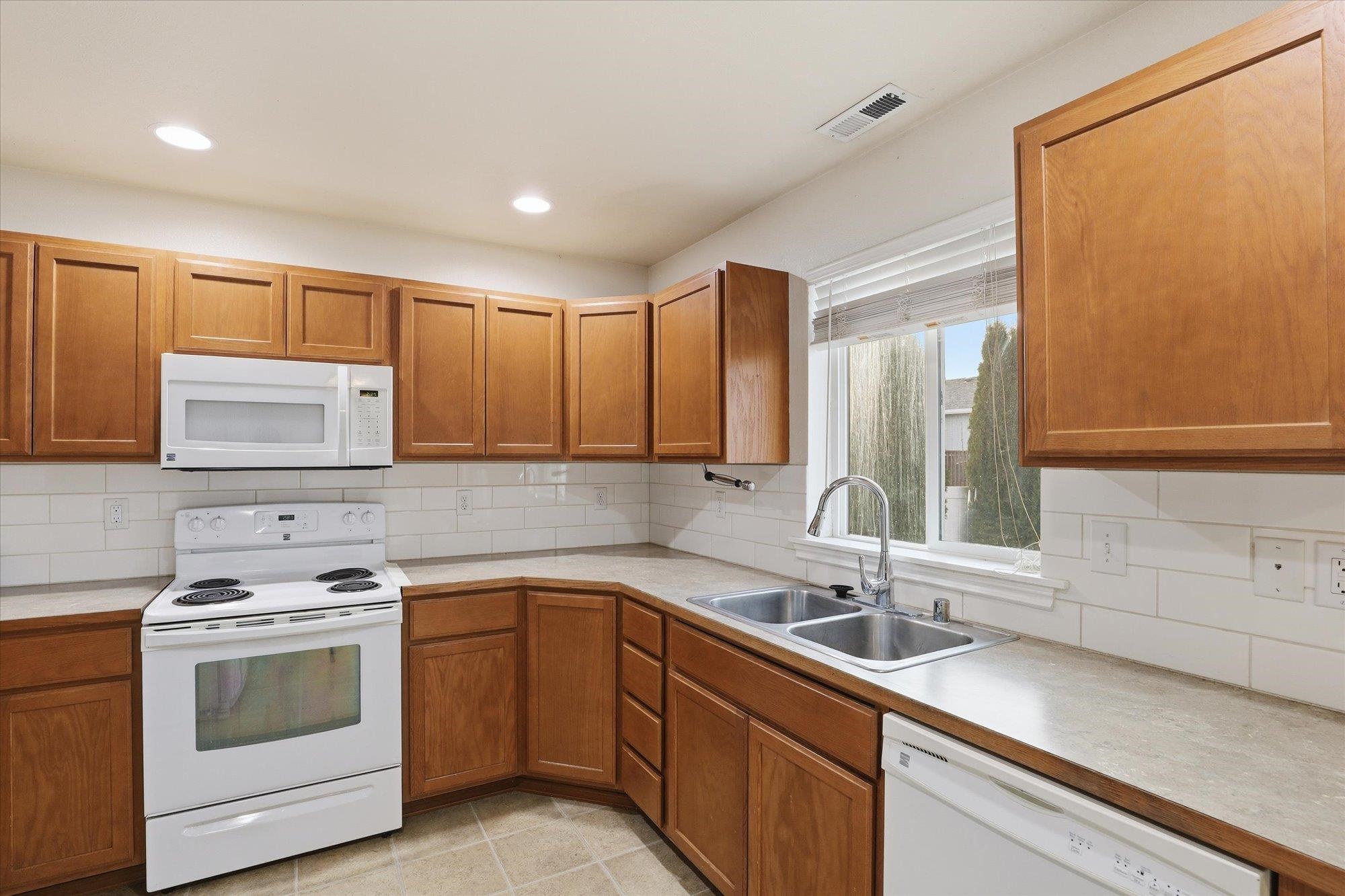 2015 N Bell Rd - Photo 9
