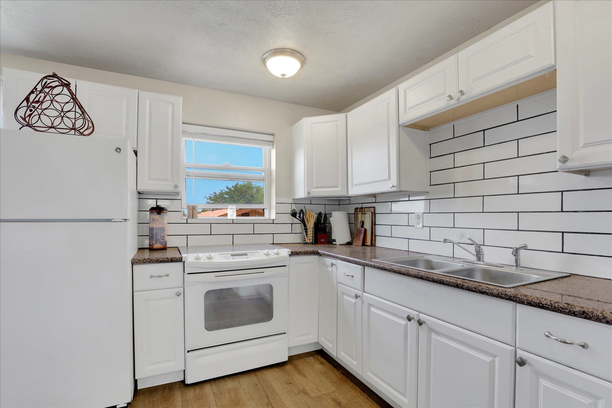 12017 E Mansfield Ave - Photo 4