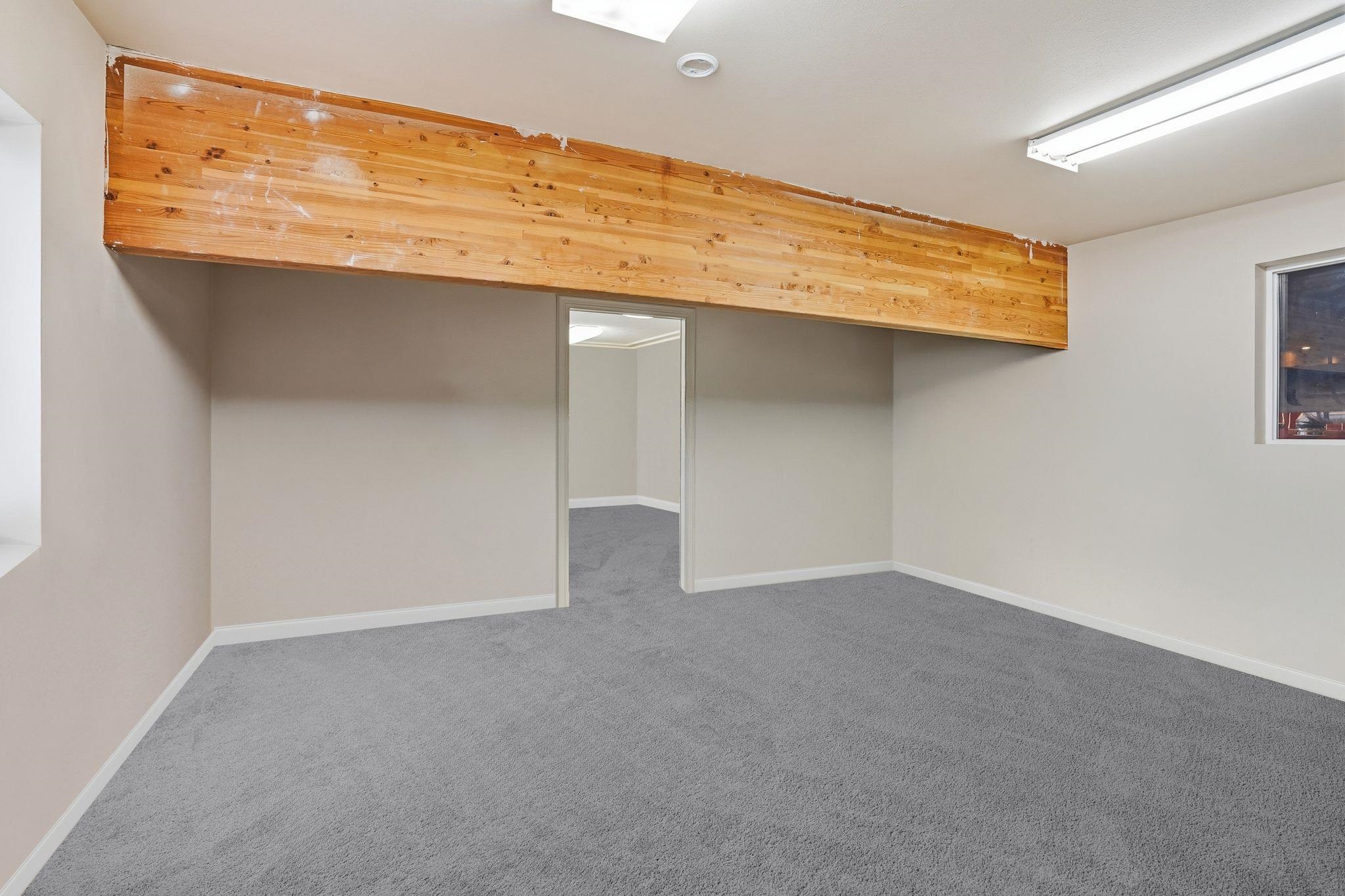 4110 S Bowdish Rd - Photo 28