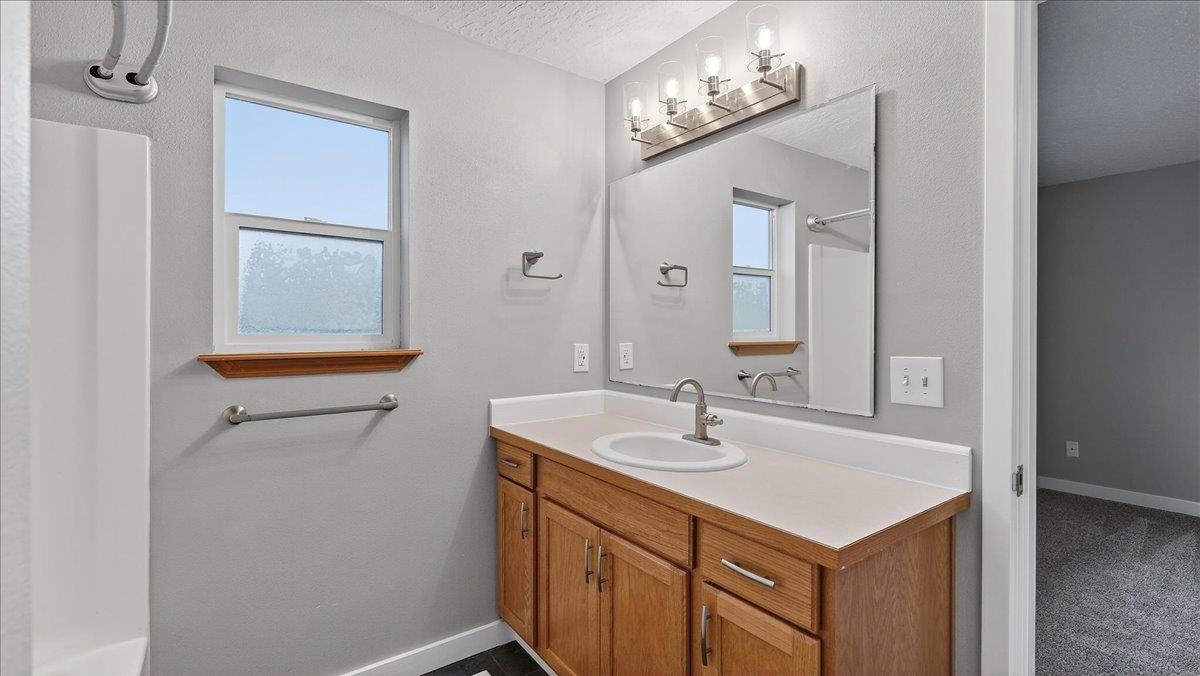 728 E Joshua Dr - Photo 3