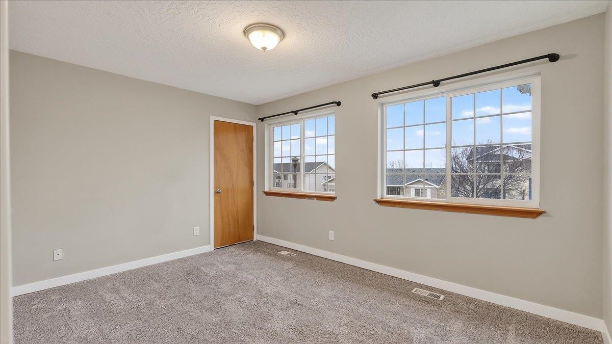 728 E Joshua Dr - Photo 4