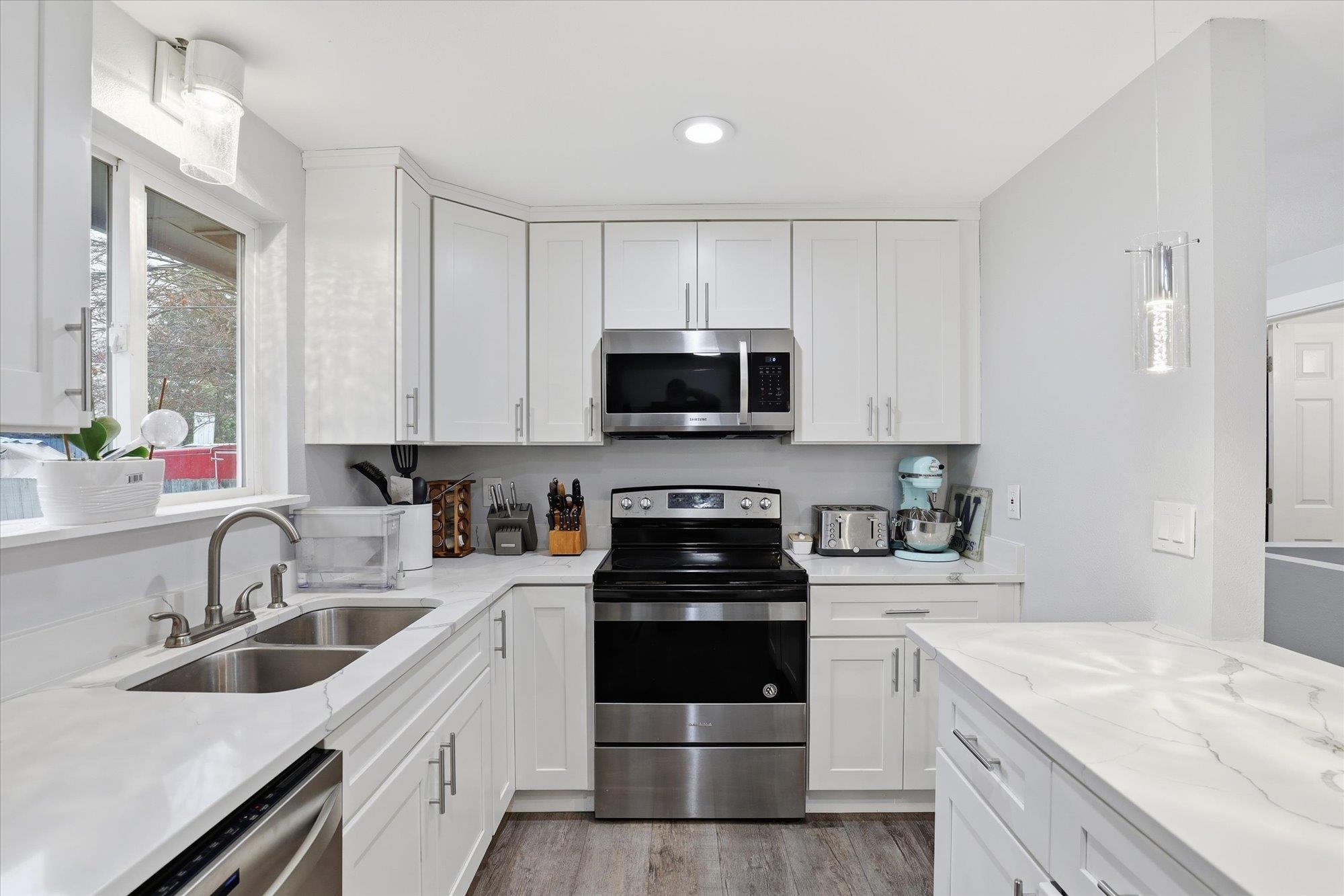 2927 N Smith St - Photo 11