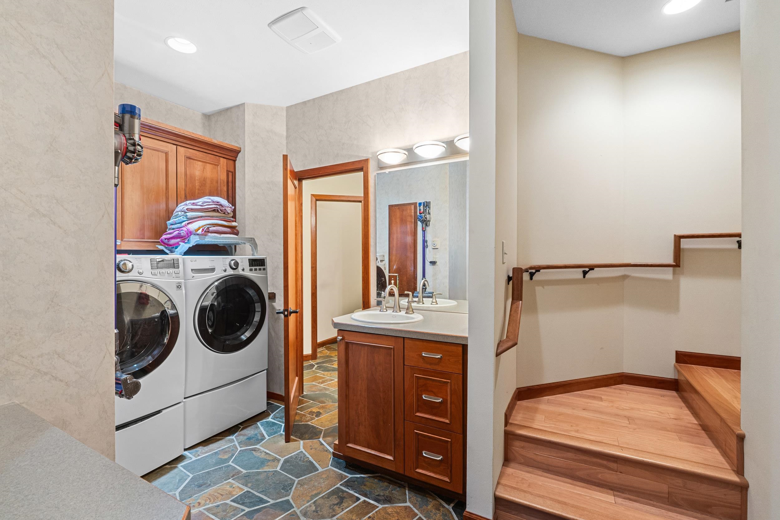 406 Hogans Way - Photo 22