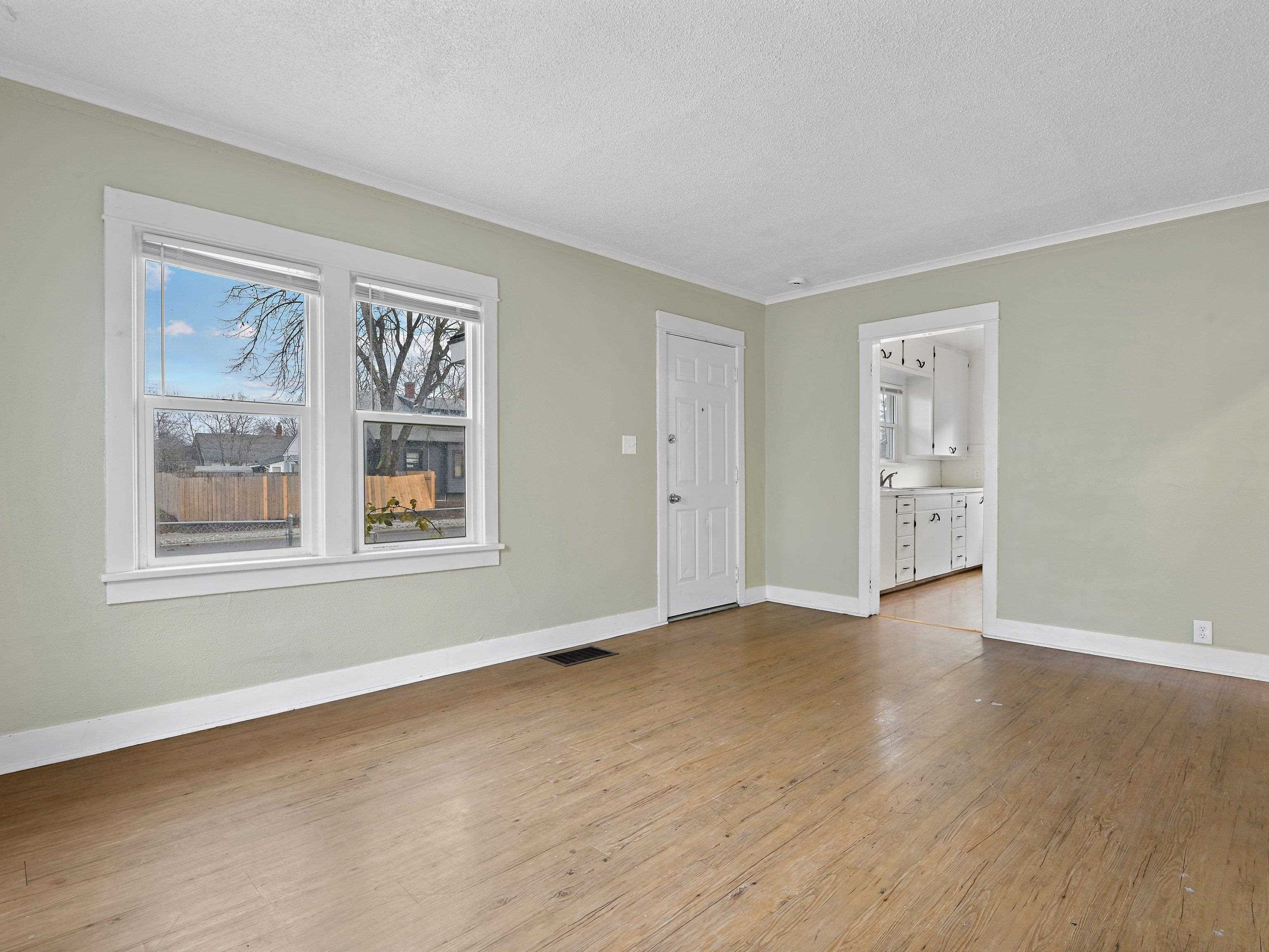 2711 N Ash St - Photo 2