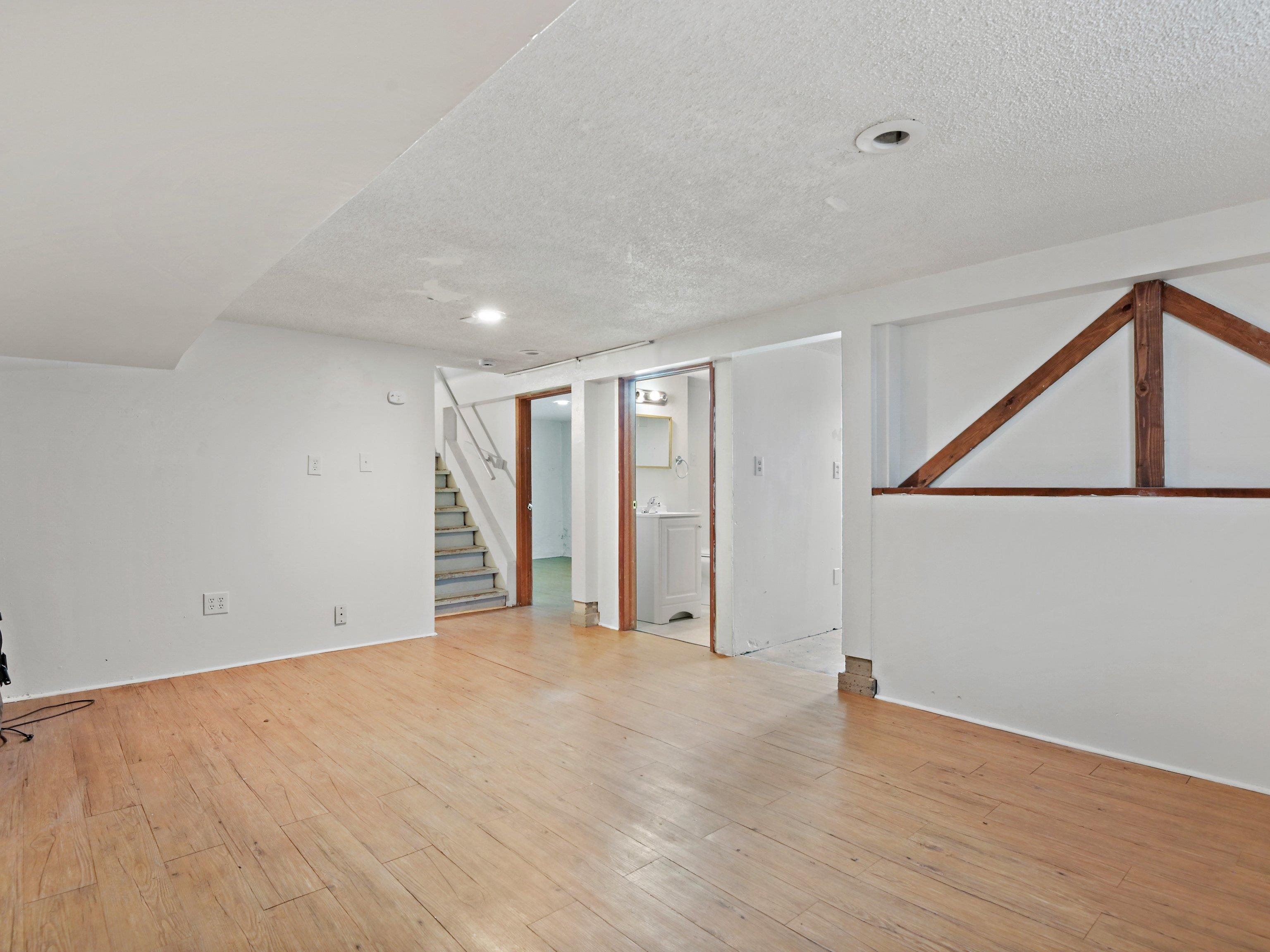2711 N Ash St - Photo 11