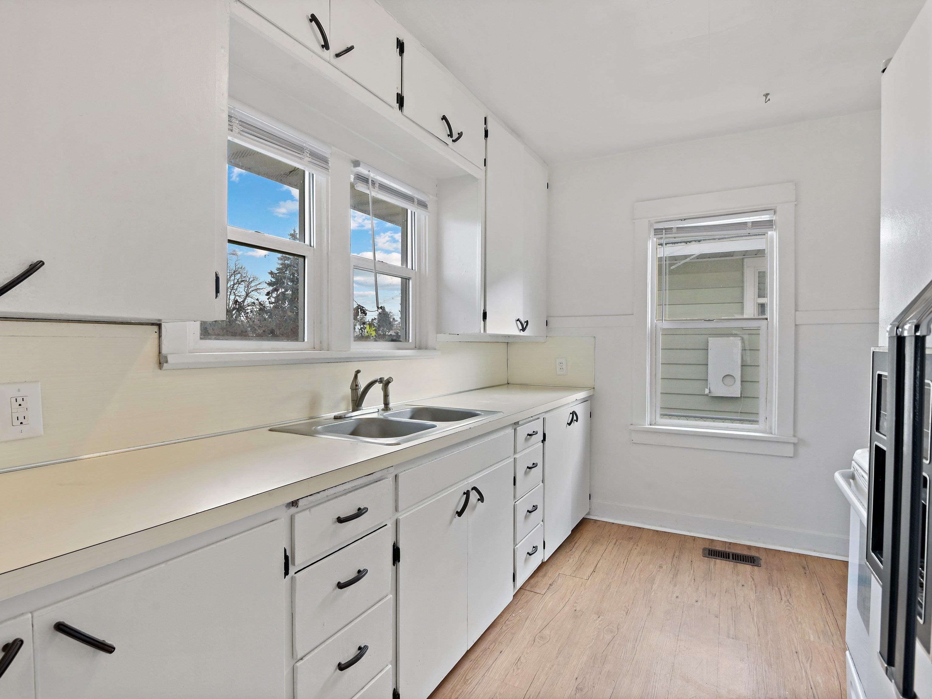2711 N Ash St - Photo 5