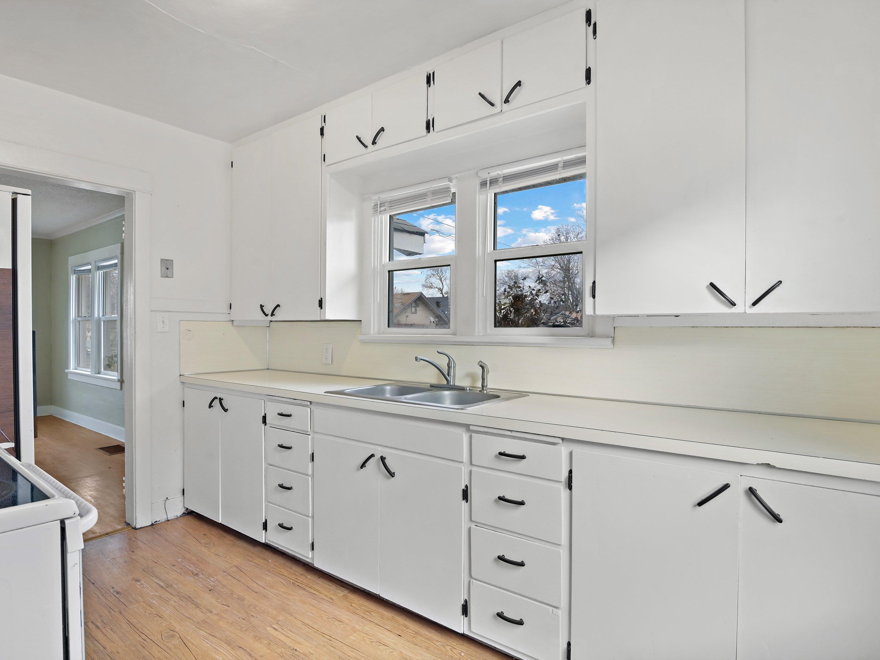 2711 N Ash St - Photo 6