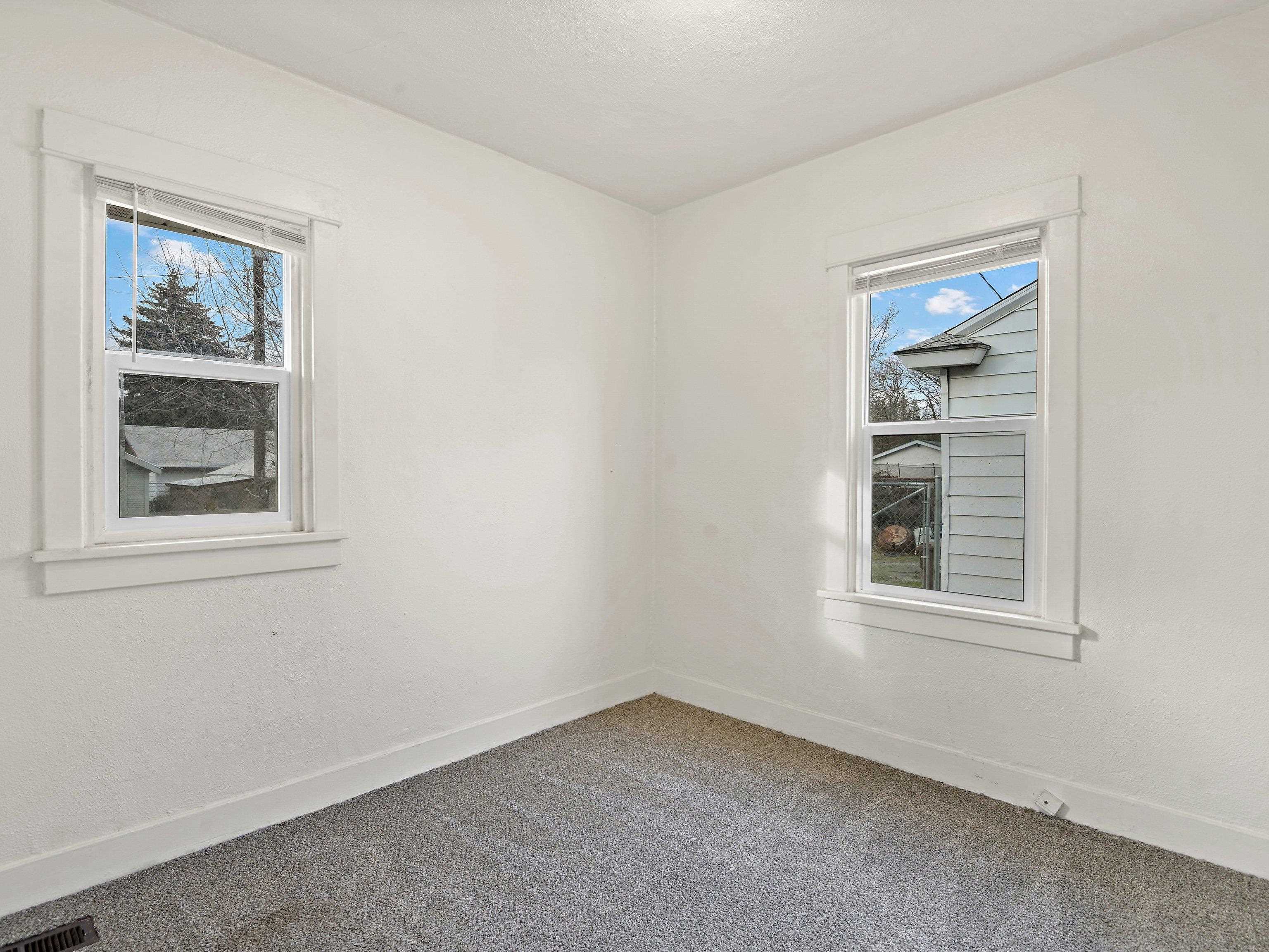 2711 N Ash St - Photo 9
