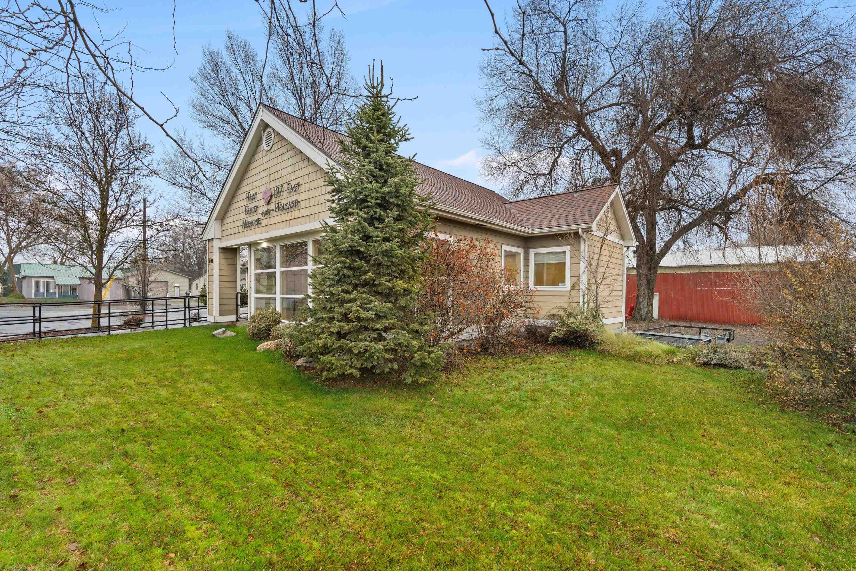107 E Holland Ave - Photo 11
