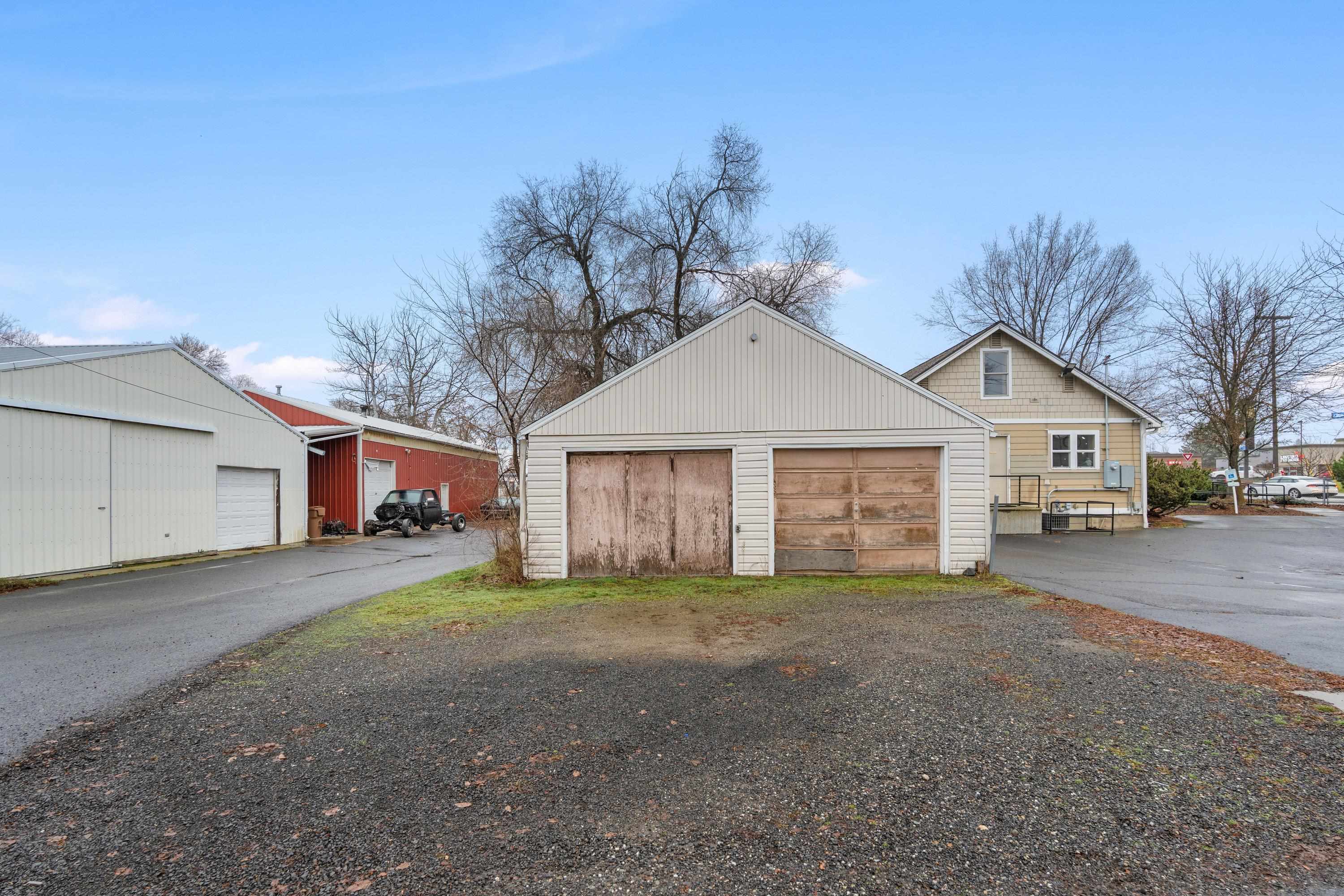 107 E Holland Ave - Photo 43