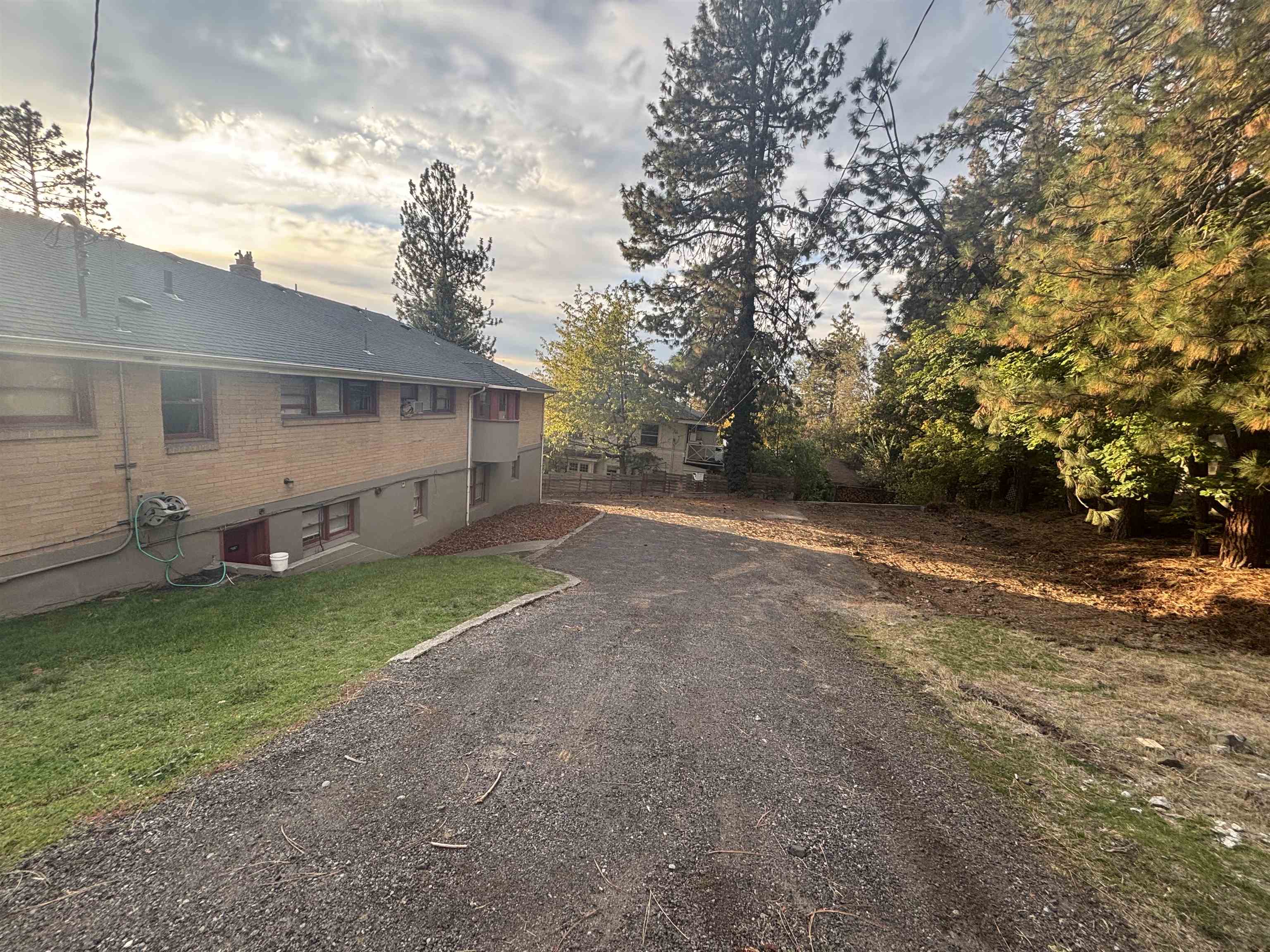 780 W Cliff Dr - Photo 5