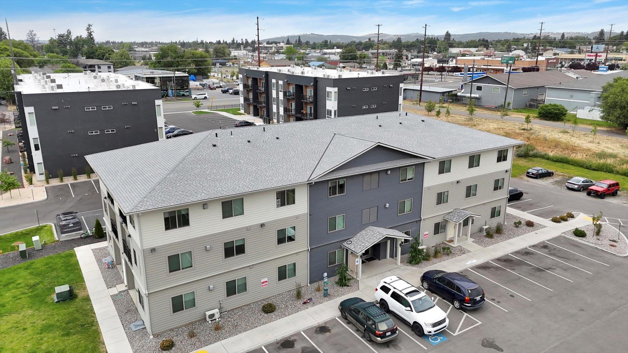 12405 E 3rd Ave - Photo 2