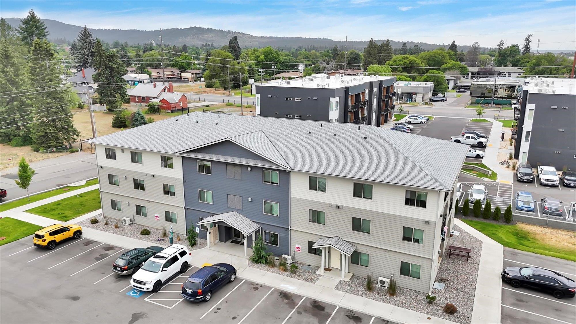 12405 E 3rd Ave - Photo 3