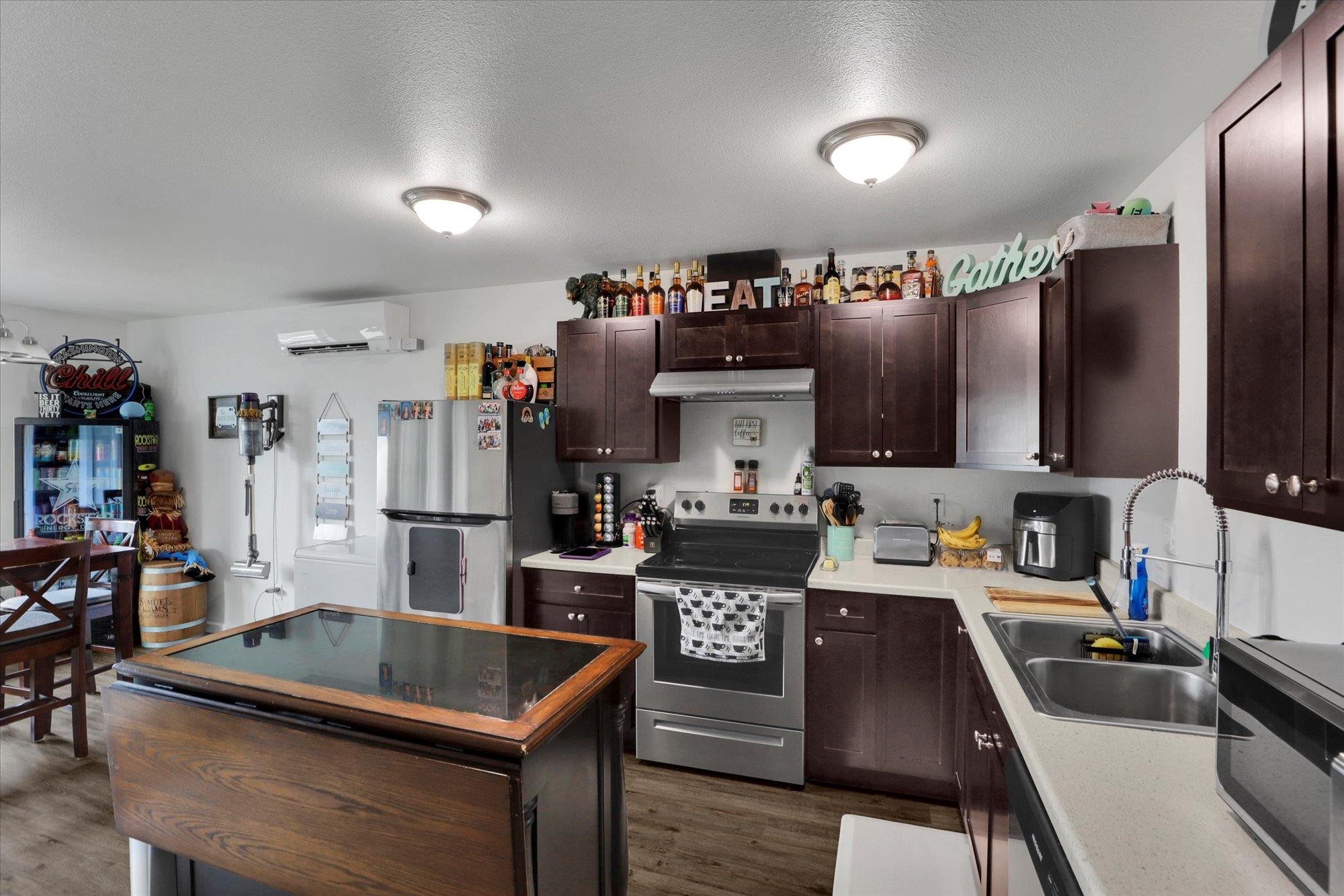 12405 E 3rd Ave - Photo 6