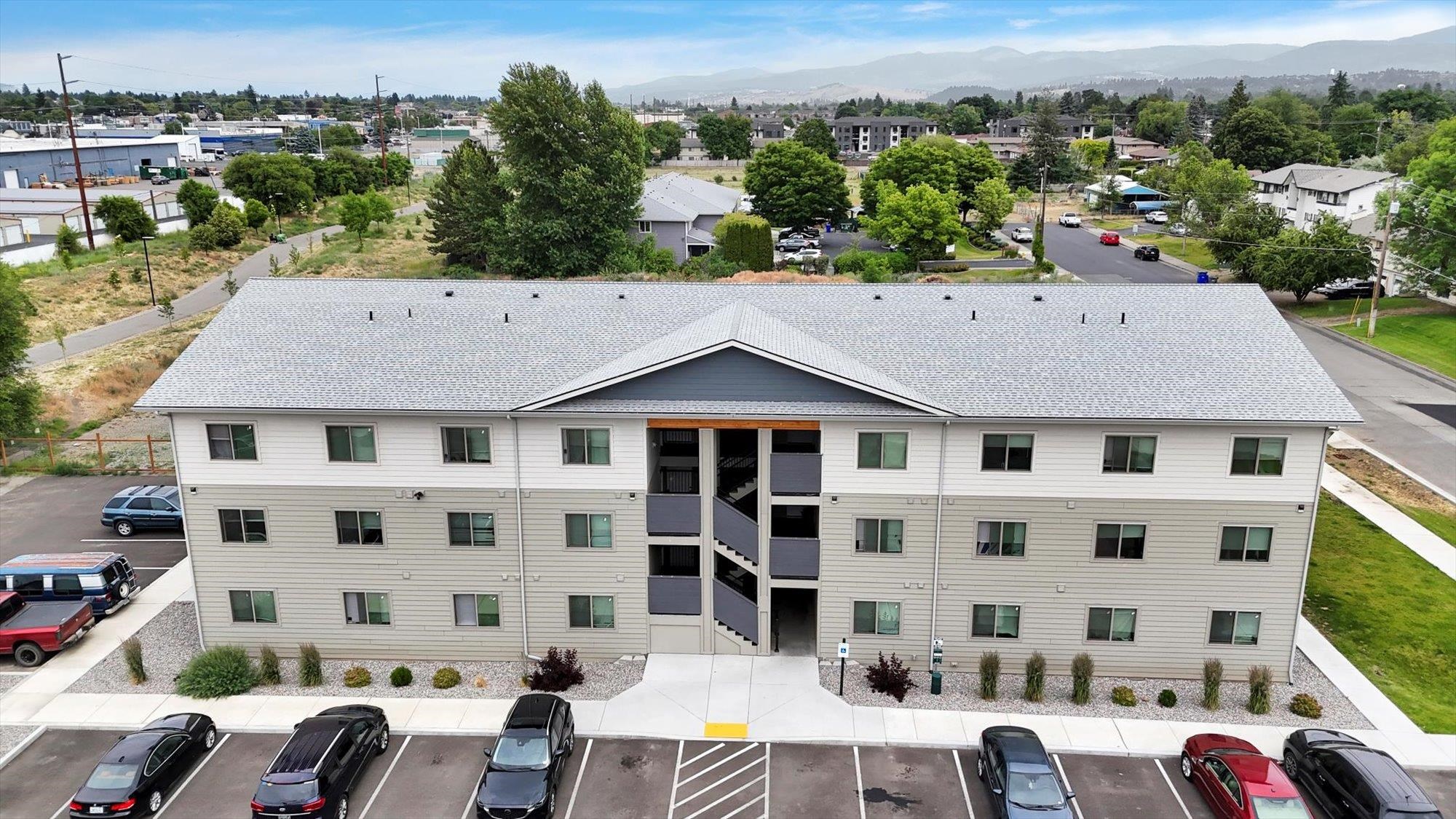 12409 E 3rd Ave - Photo 2