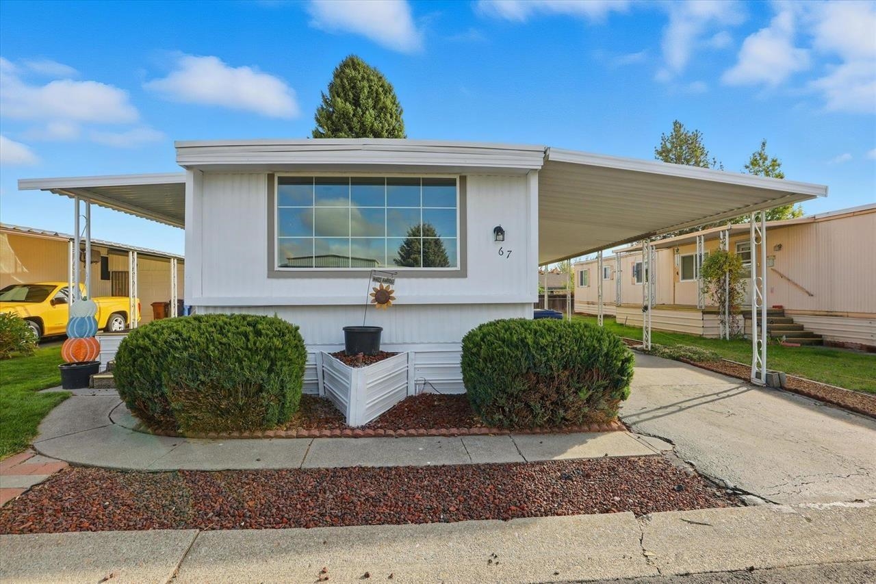 1211 E Lyons Ave - Photo 1