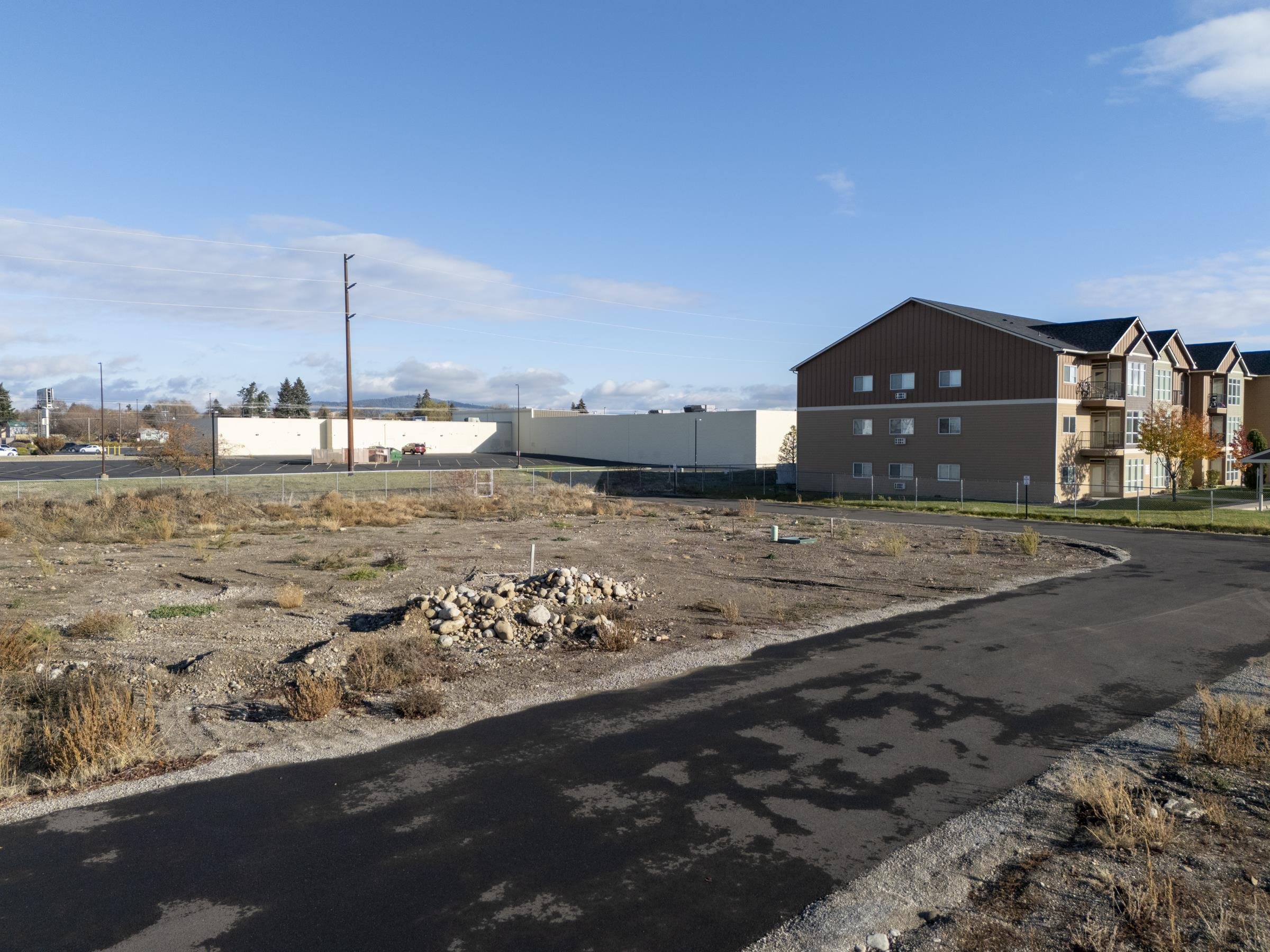 13217 E 3rd Ln - Photo 8