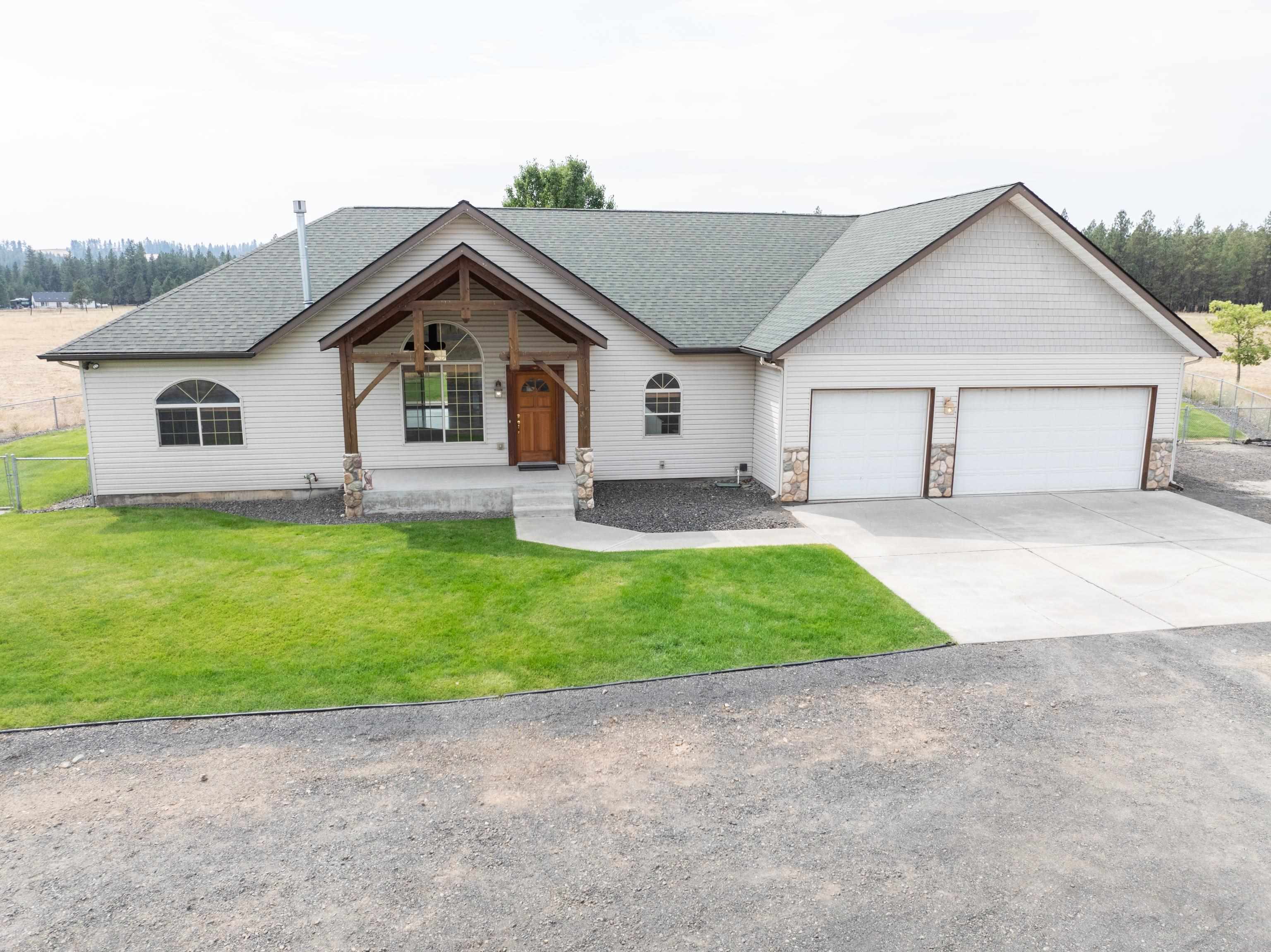 9326 S Spotted Rd - Photo 2