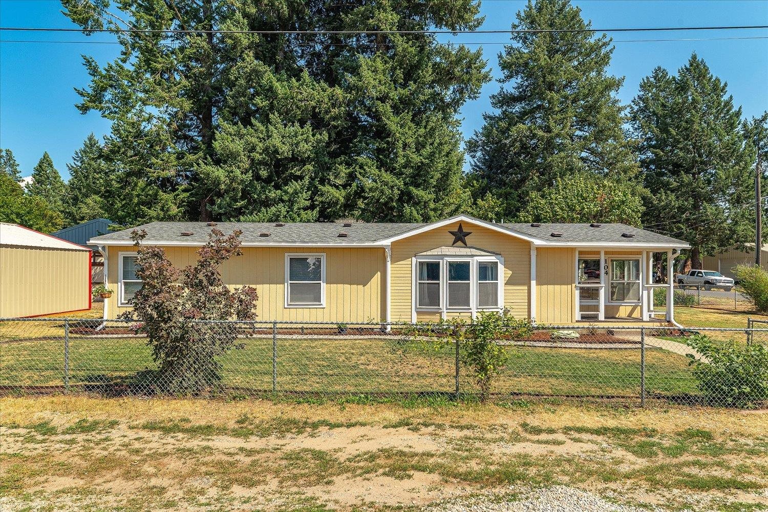 104 N Stevens Ave - Photo 1
