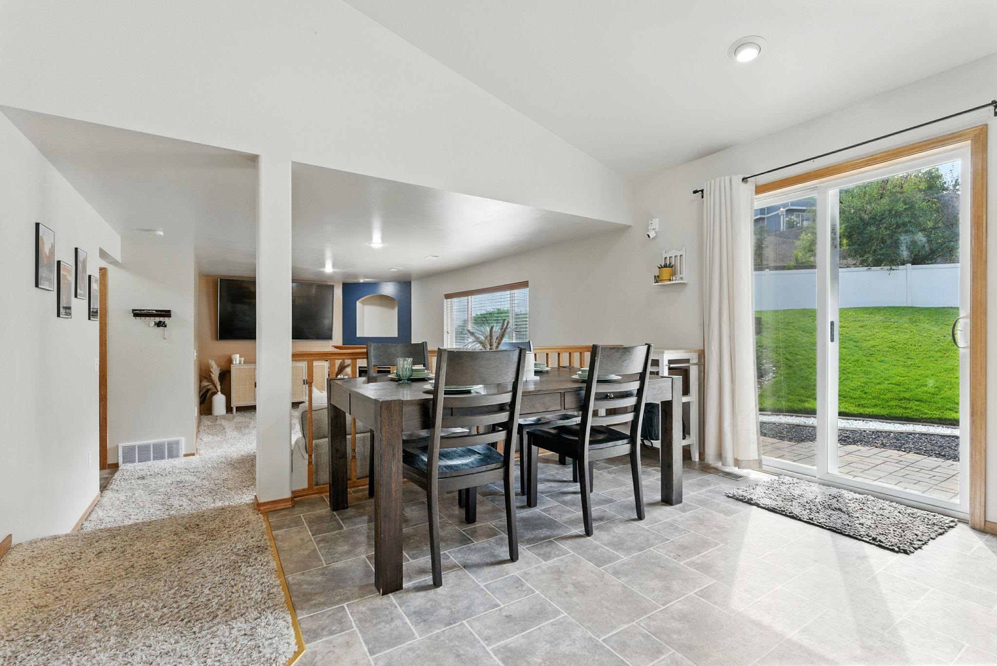 1124 Moen Rd - Photo 11