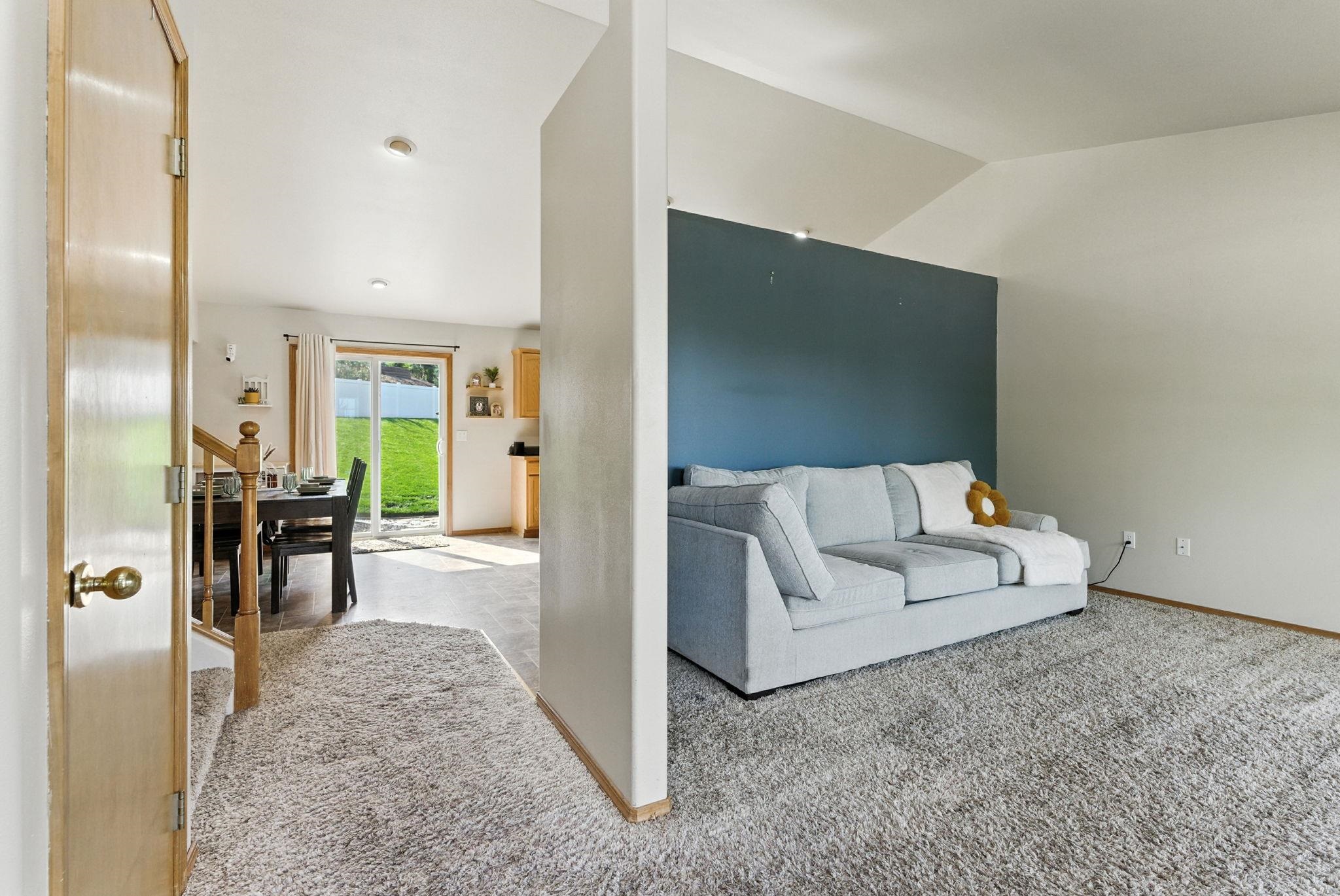 1124 Moen Rd - Photo 4