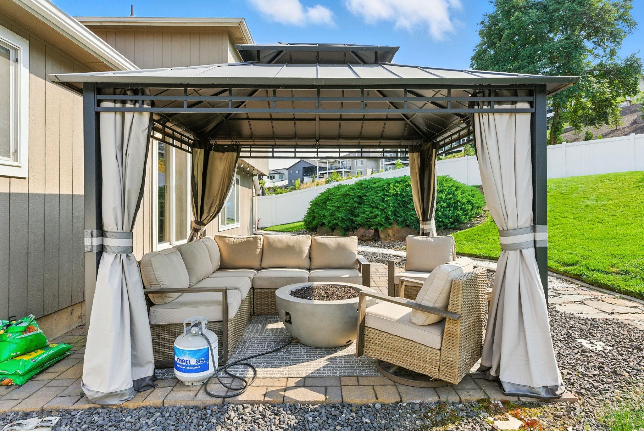 1124 Moen Rd - Photo 32