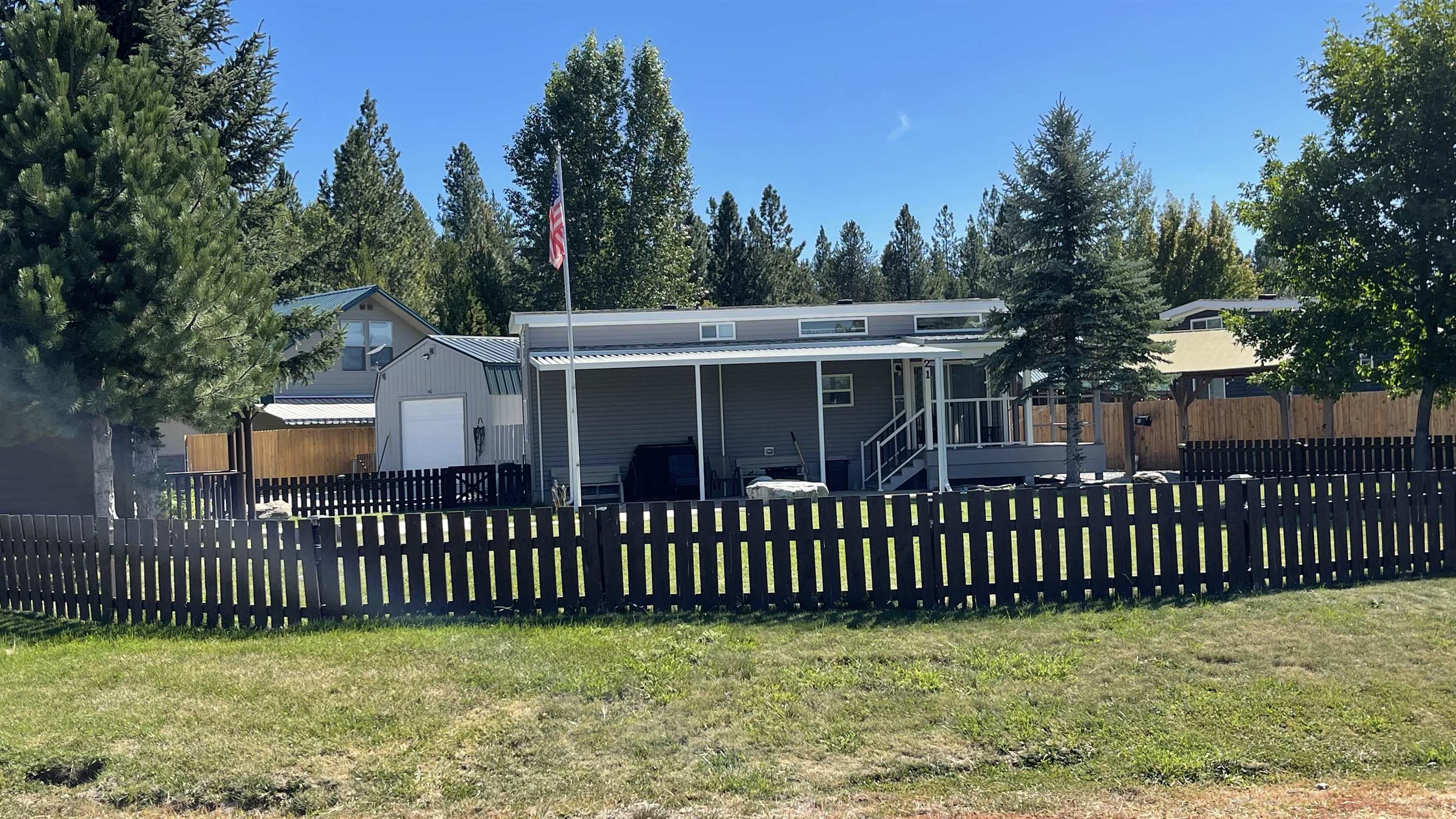 21 Guinevere Dr - Photo 1