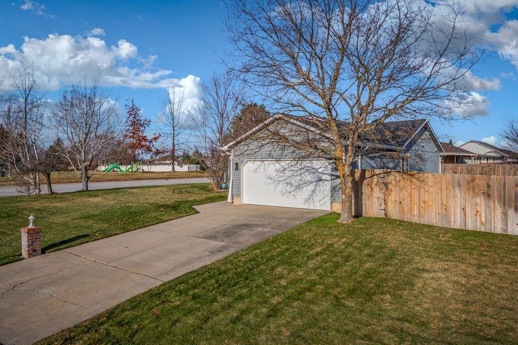 1705 E Johnson Ln - Photo 2