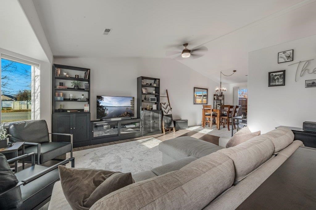 1705 E Johnson Ln - Photo 7
