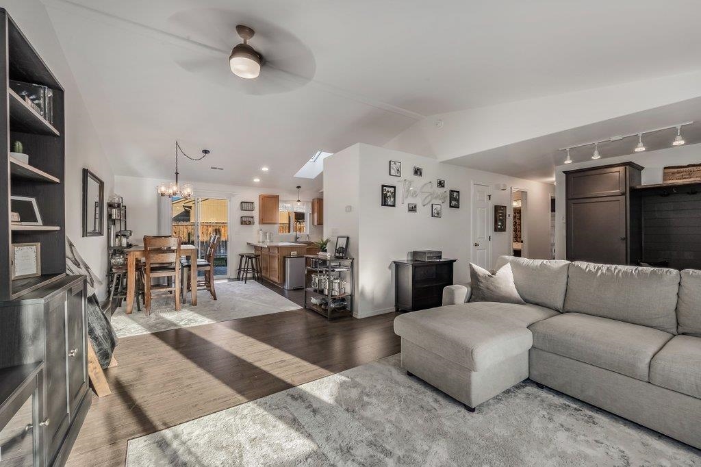 1705 E Johnson Ln - Photo 8