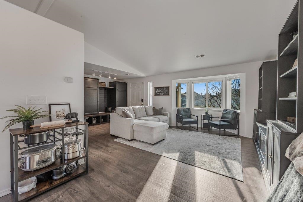 1705 E Johnson Ln - Photo 9