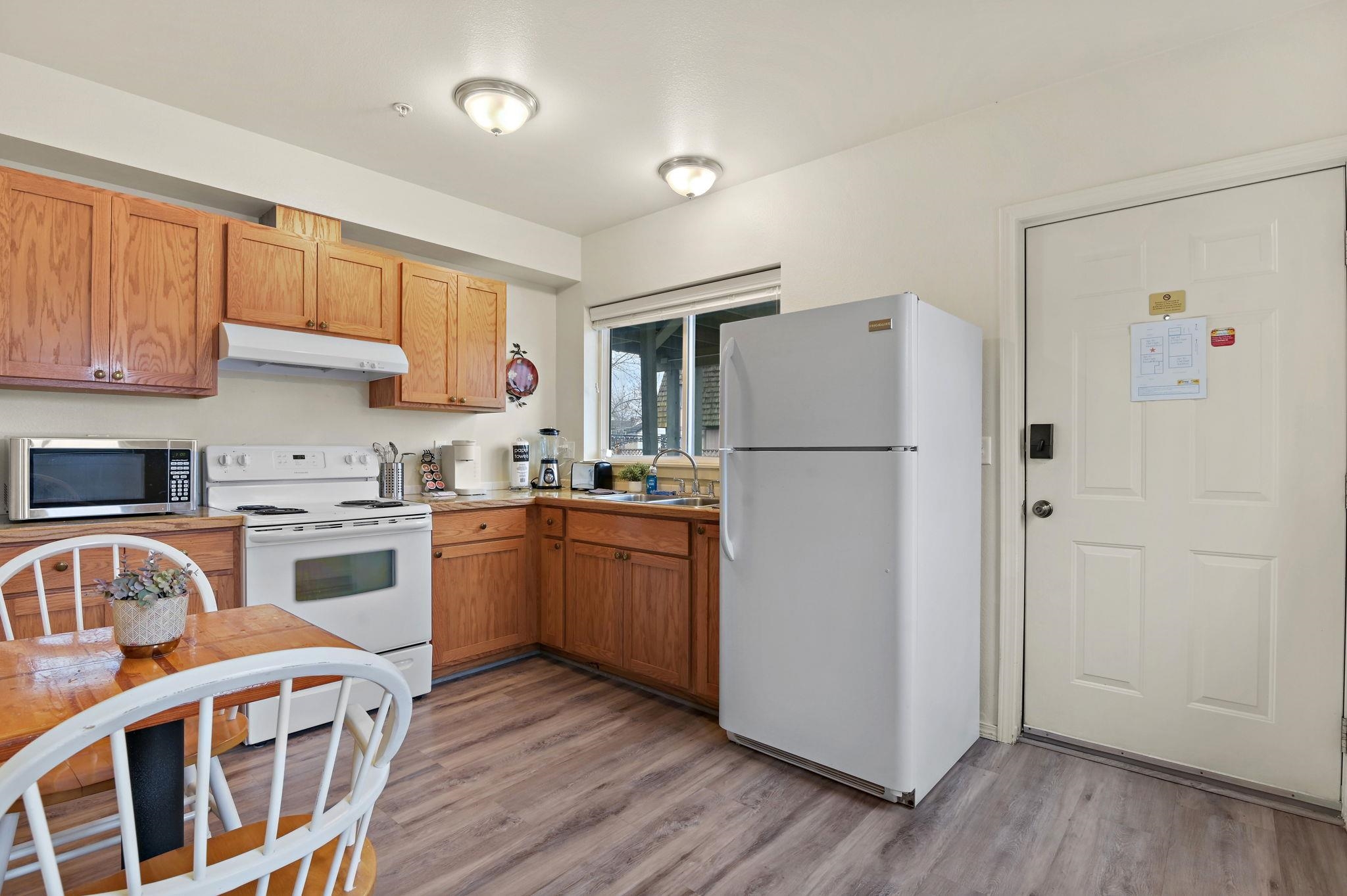 1702 W Dean Ave - Photo 29