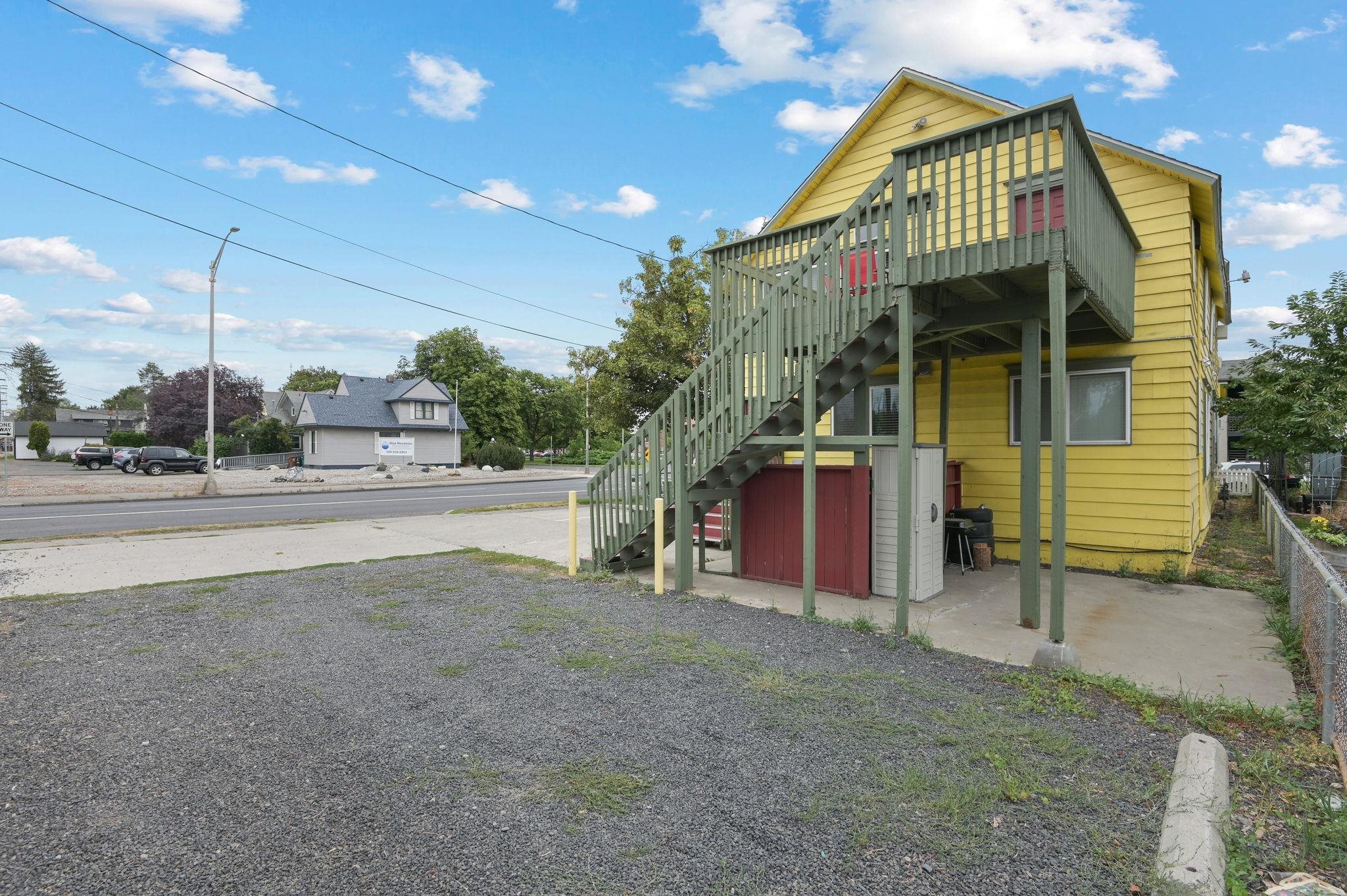 1702 W Dean Ave - Photo 5