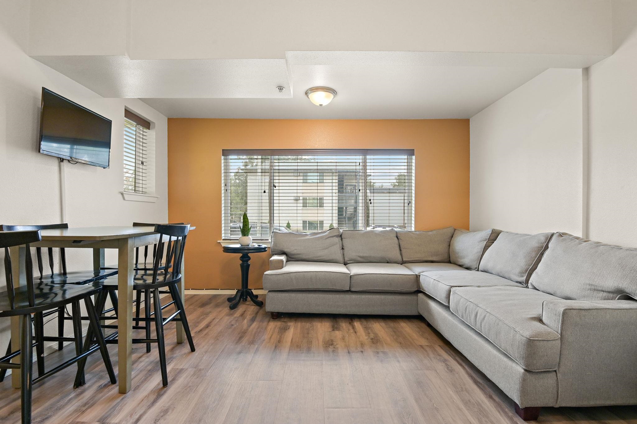 1702 W Dean Ave - Photo 7