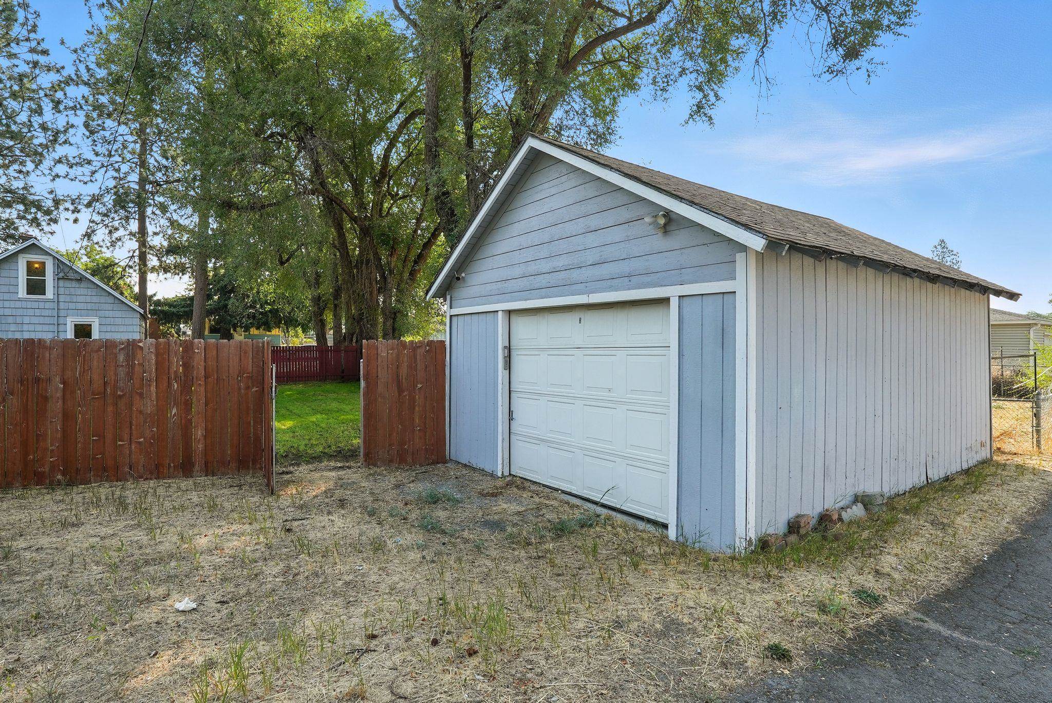 5919 N Howard St - Photo 23
