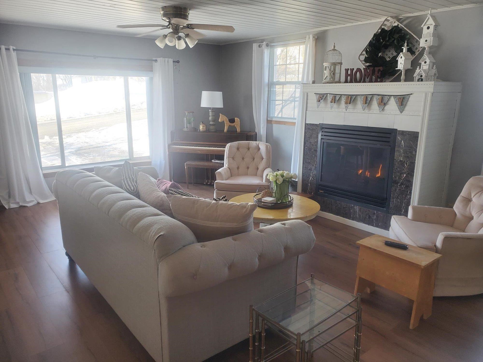 401 4th St - Photo 3