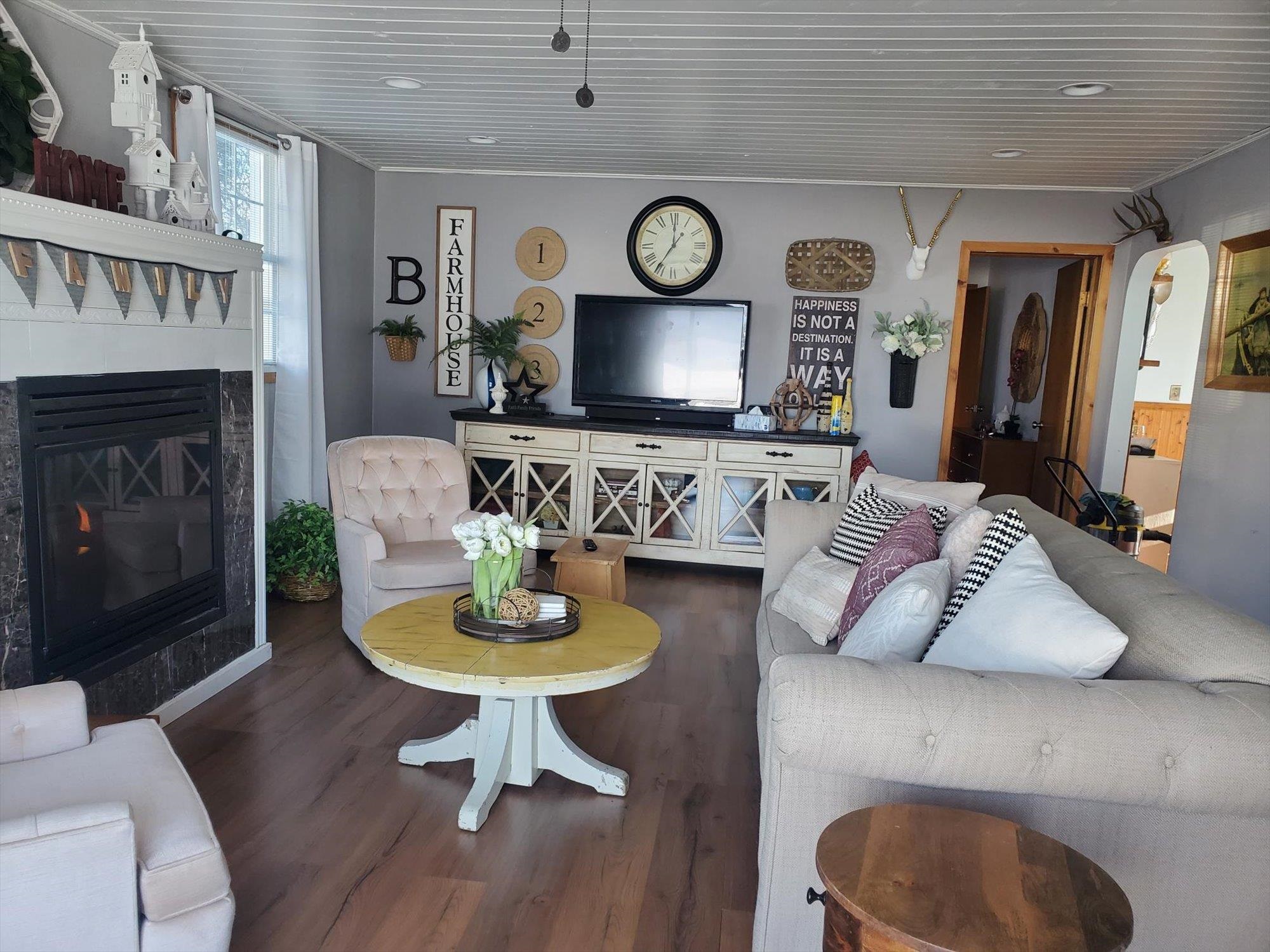 401 4th St - Photo 4