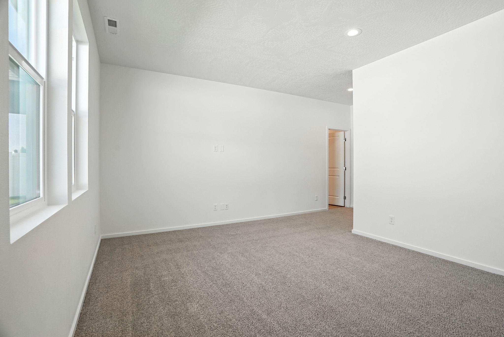 1321 E 12th St - Photo 16