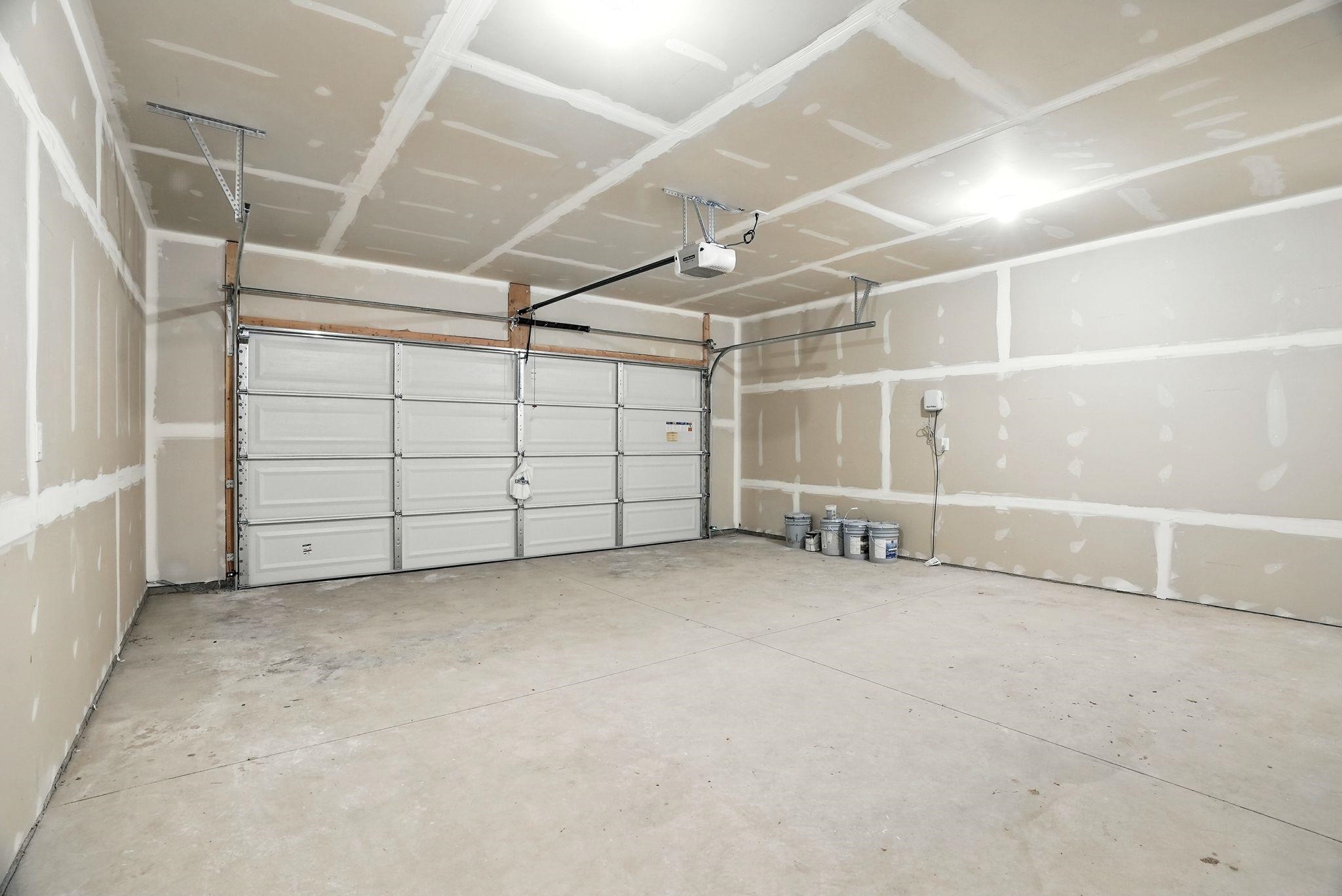 1321 E 12th St - Photo 24
