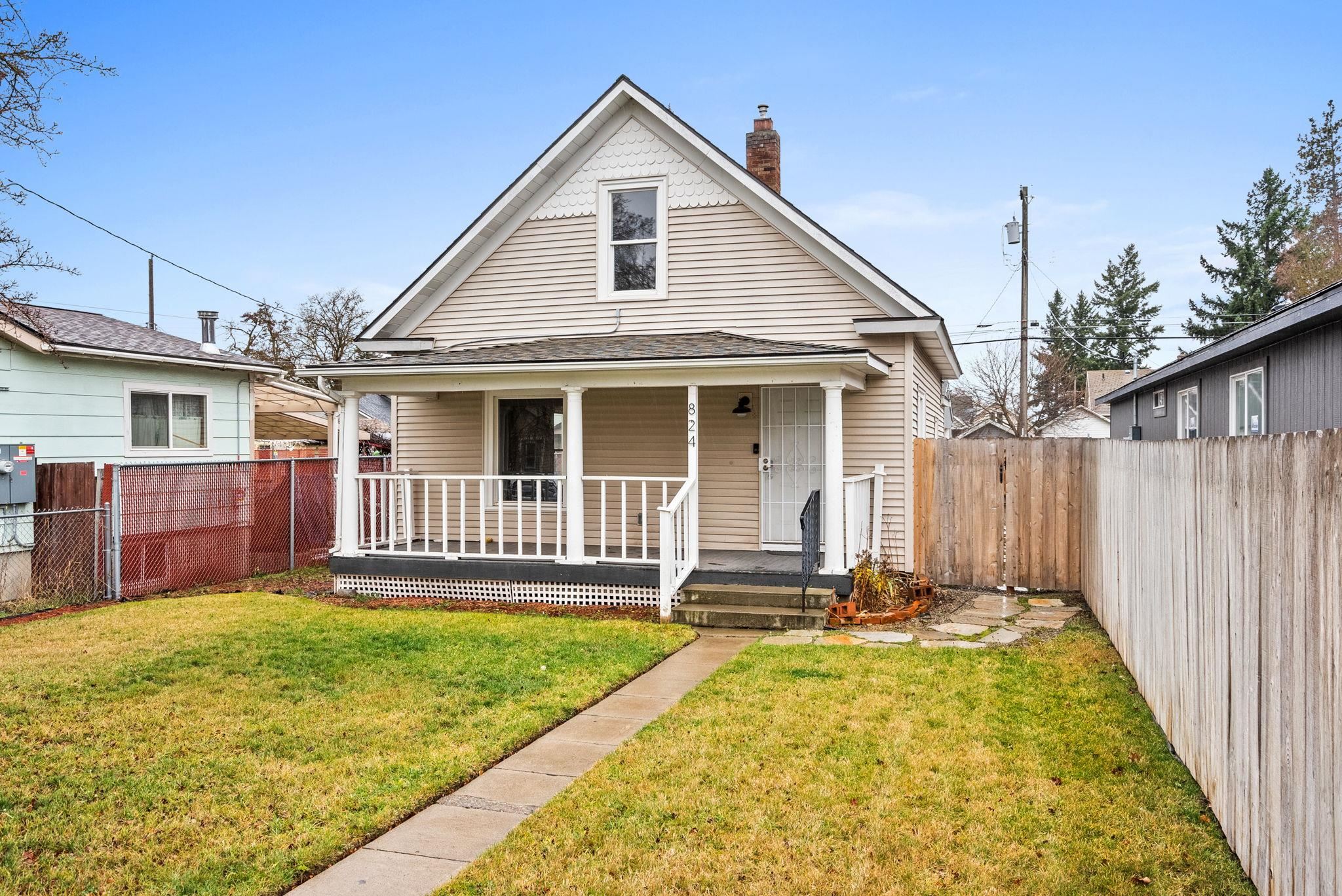 824 E Crown Ave - Photo 1