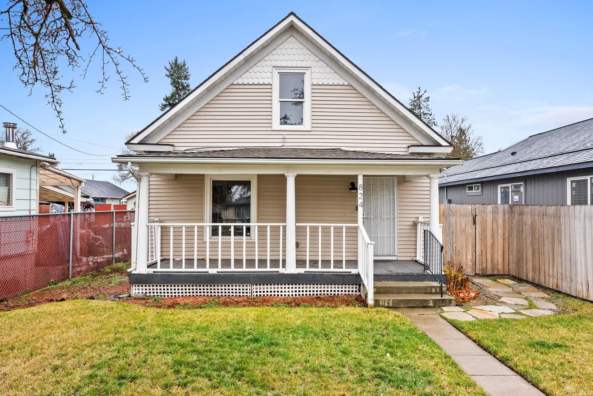 824 E Crown Ave - Photo 2