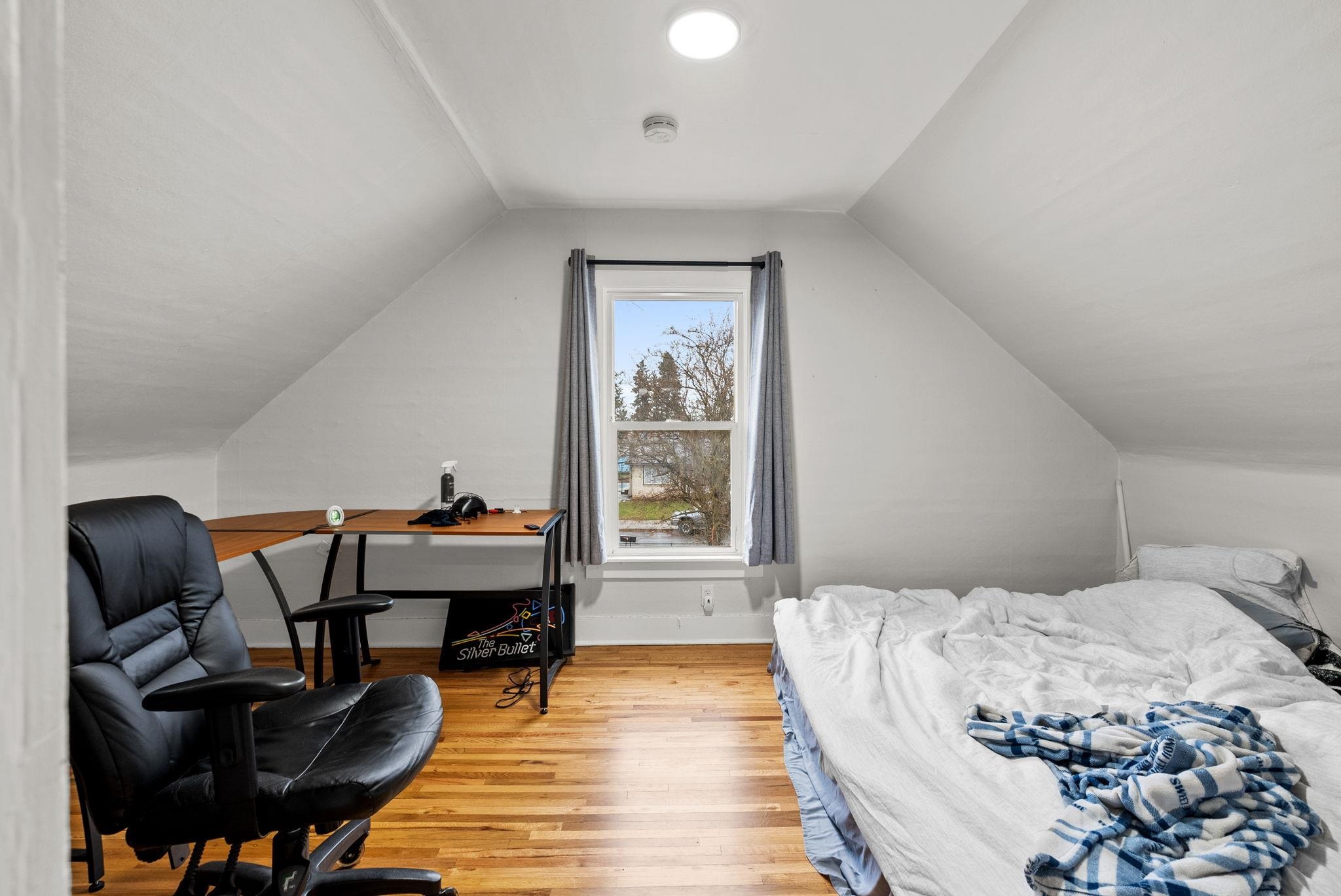 824 E Crown Ave - Photo 17