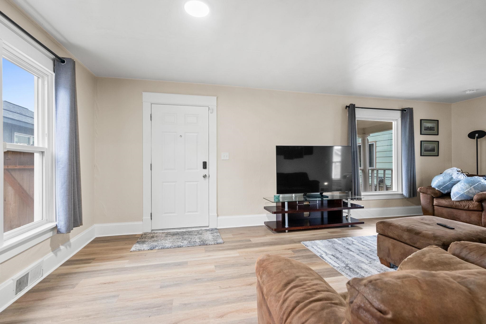 824 E Crown Ave - Photo 4