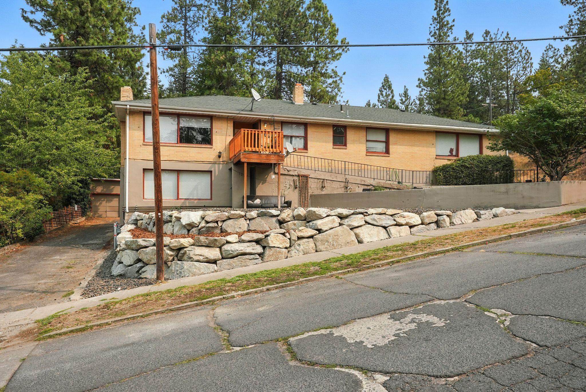794 W Cliff Dr - Photo 2